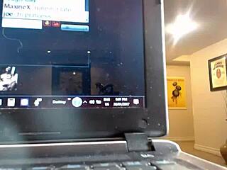 Maxine X Licks Wet Clit