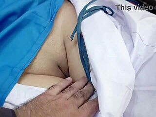 嘿，这个印度巴基斯坦女学生18+怎么处理老头猛干？