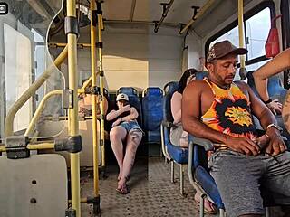 mulher casada dar mole pra um cara estranho no onibus e termina tranzando