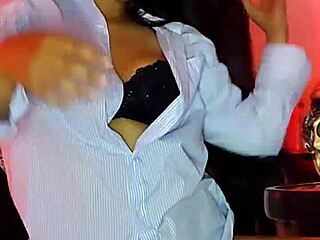 Bluee penetrates her tight pussy with dildo and cums! 😈