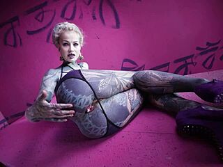 Tattooed Goth Fingers Her Anal Hole Wide