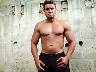 Natasha Nice Masturbates Wet Outdoor by the Pool