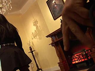 ebony goddess rocking leather boots in action