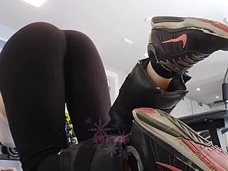 naughty blonde shows off at the gym