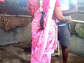 Indian Saree Aunty in HOT FUCK with Young 18+ Boy!