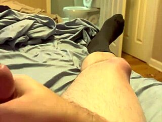 slim thick woman meets client at friend's house for a session