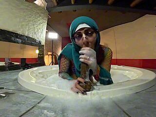 Pussy To Mouth In The Jacuzzi Mia Niqab