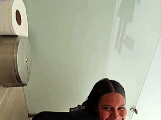 too risky, you really wanna bang here in public streets?