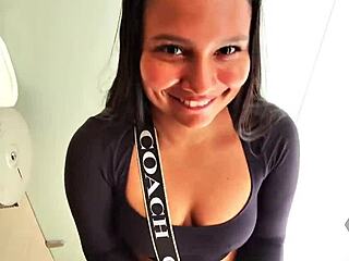 too risky, you really wanna bang here in public streets?