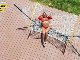 Luna Star Spreads Wide For Deep Dicking And Ass Licking