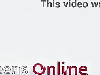 拉丁少女18+狗爬式大屌狂叫😍