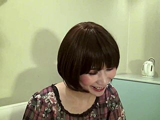 Inexperienced Stepmom Feels Shocked As Stepson Fucks Her Big Ass