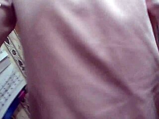 Bodybuilder slut gets deep anal penetration causing gaping.