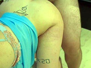 Ruiva Recebe Pau de Presente de Aniversário