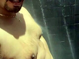 Klaudia Amber girl takes cum in mouth