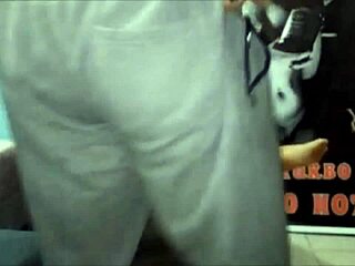 Lenev8 pediu amigo bombado de presente de anivers�rio e quando viu que era dotado deu no p�lo e tomou muita porra na boquinha como tanto queria