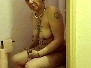 捆绑家庭主妇，你能承受打屁股吗？