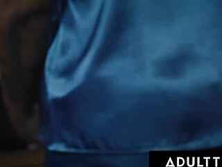 Pregnant Avery Jane Hungry For Cock, Gets Mouthful And Gushing Creampie?