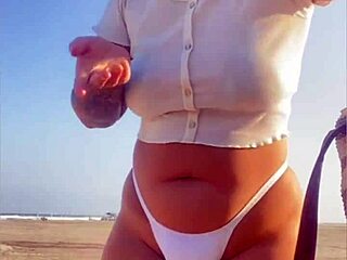 hoje eu vou dar só uma chupadinha na praia com meu namorado musculoso