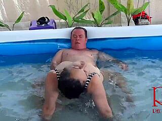 嘿，能扛丰满熟女水下粗暴性爱吗？