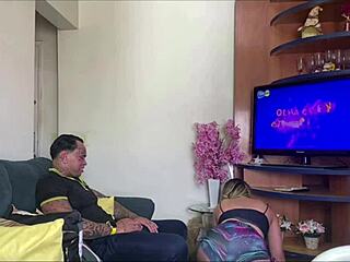 suzie slut eats out jhony gab in the dining room!!