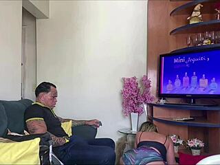 suzie slut eats out jhony gab in the dining room!!