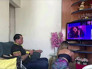 suzie slut eats out jhony gab in the dining room!!