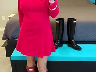 Boldly Going with Petite Redhead Milf in Fetish Boots