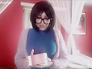 Chantal Squirt with New Sex Toy