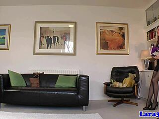 British Mature Pussy Eating And Rubbing Explodes!