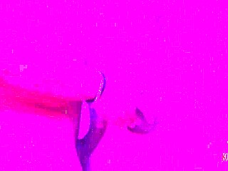 Negão Safado Invadiu Meu Banho, Me Pegou Com Mão Grande, Quer Ver Mais?