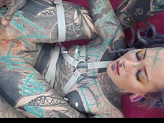 Heavy Tattoo Girl Anuskatzz Takes DAP ANAL Hardcore Action