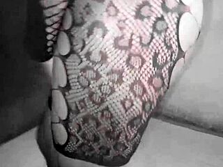 Petite 18+ Dee Wanks Package Happily