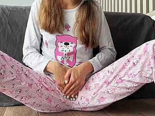 stepsister small 18+ boobs in pajama fuck finger pussy and squirting cum close up