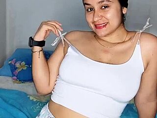 Hot Colombian Babe Talks And Seduces With Her Huge Curves