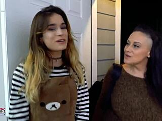 Skinny brunette pamela morrison pokes pussy gently