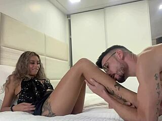 Meia Irmã Não Resistiu A Massagem E Acabou Dando Sua Buceta Na Pele!