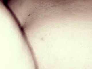 丰满拉丁妹后入求精液内射