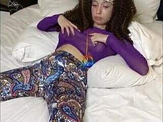 teen tries her first black cock 😍