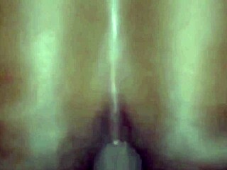 想看我处女屁眼被老公胖哥们操吗？