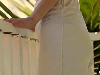 Wow, perky big tits blonde model strips down!