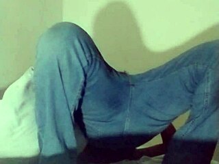 want to see me masturbate on my new white bed?