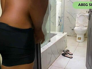 Ebony milf amateur's big fat ass bounces in doggystyle fucking with thick cock