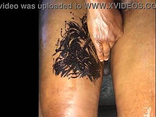 Screaming Babe Thigh Fucked