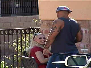 Kagney Linn Karter被操到奶子沾满精液