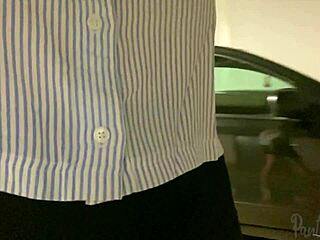 金发毛逼妹公共带肛塞冒险肛交