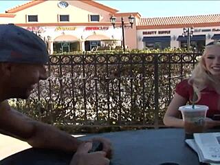 Kagney Linn Karter被操到奶子沾满精液