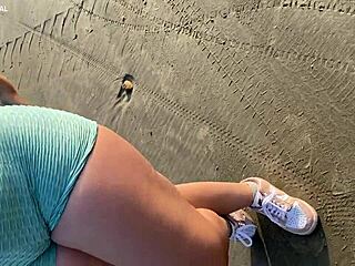 捡到辣妹直接带厕所猛干