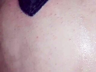 没钱用屁股付纹身费第二部！全程屁眼塞肛塞纹身师没发现