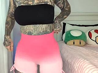 melody radford says, 'trying on these gym tights, look at my ass and big tits'